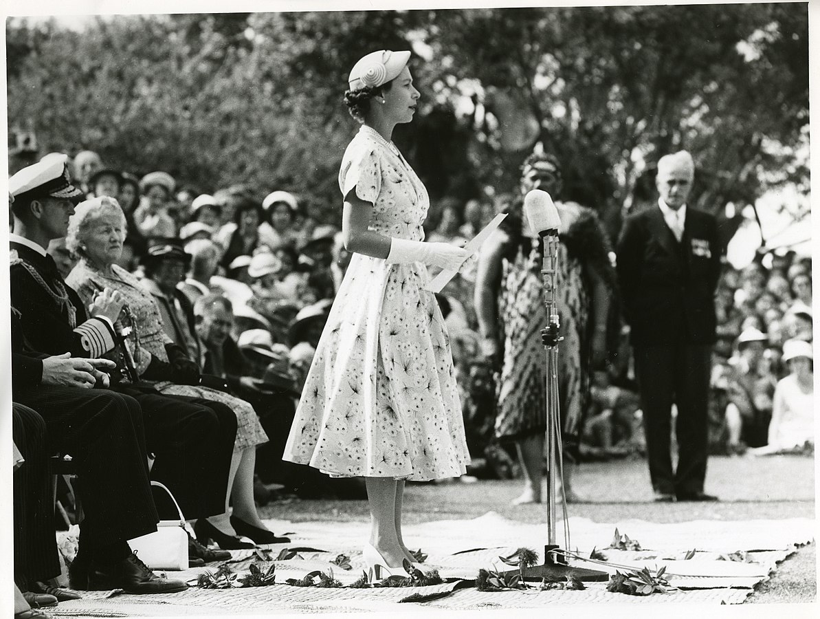 女王加冕那年訪問紐西蘭。